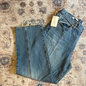 Universal threads NWT Vintage straight leg stretch jeans  size 16